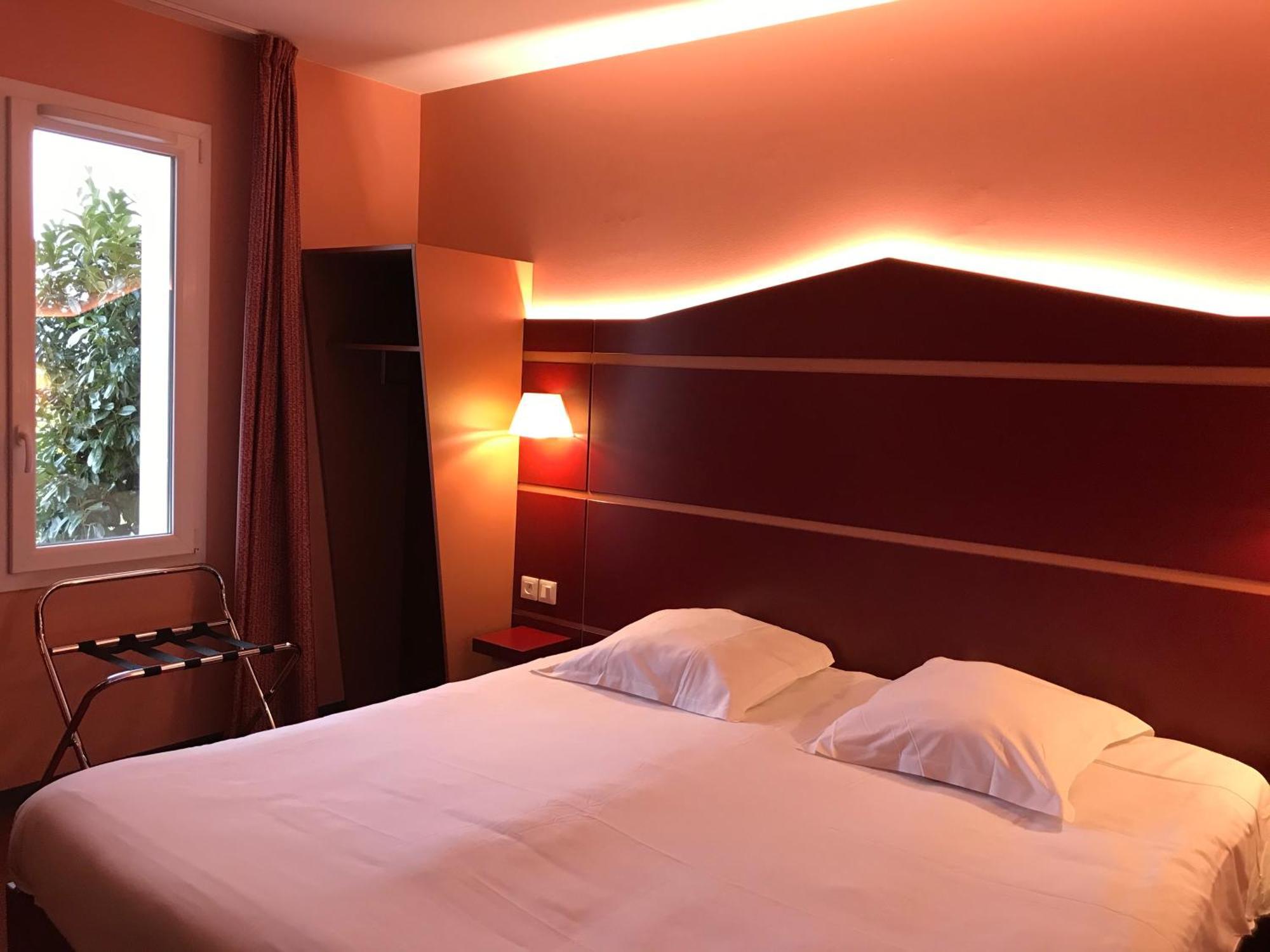 Fasthotel Montmarault Exterior photo